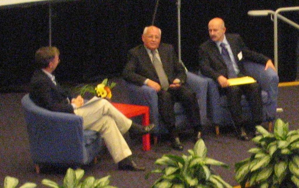 20041015 - Gorbachev 101